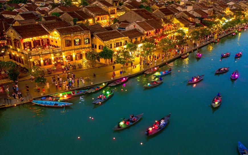 Dom Hostel Hoian Old Town Location Хойан Экстерьер фото